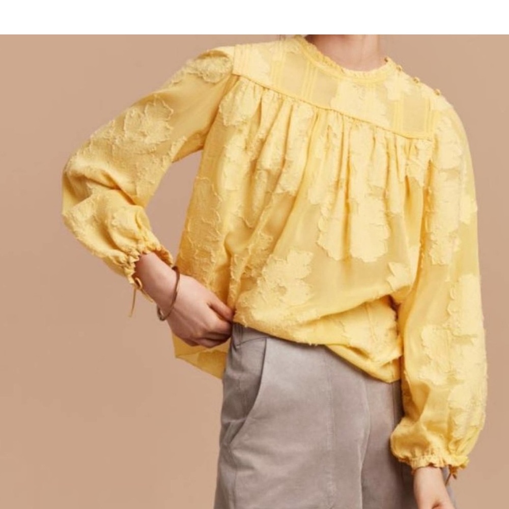 Aritzia Wilfred Lourdes Blouse in Yellow Size Small